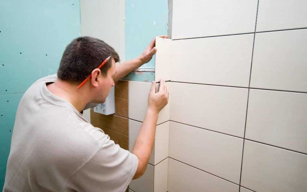 Подготовка стен в ванной: грунтовка под плитку