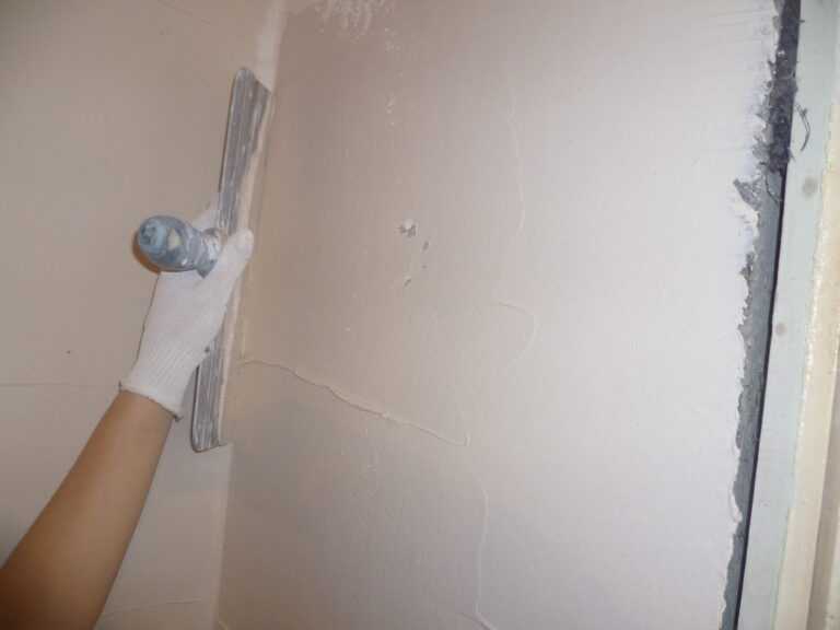 Шпаклевка потолка под покраску: какую выбрать лучшую шпаклевку, особенности выполнения работ своими руками для гипсокартона