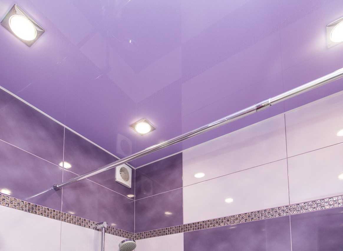 Какой потолок в ванной лучше: виды и варианты устройства, фотопримеры и видео