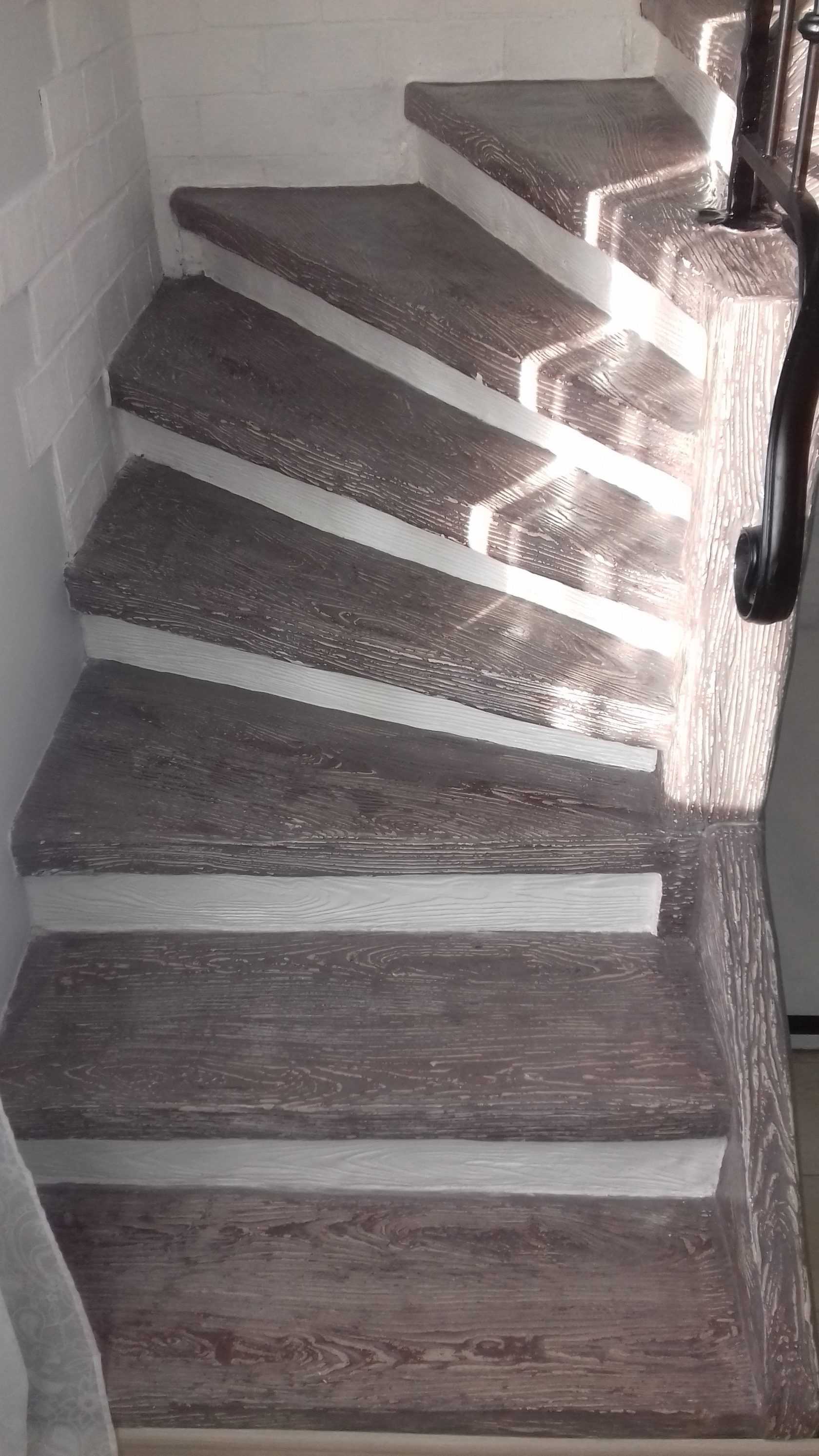 Отделка лестницы плиткой в частном доме