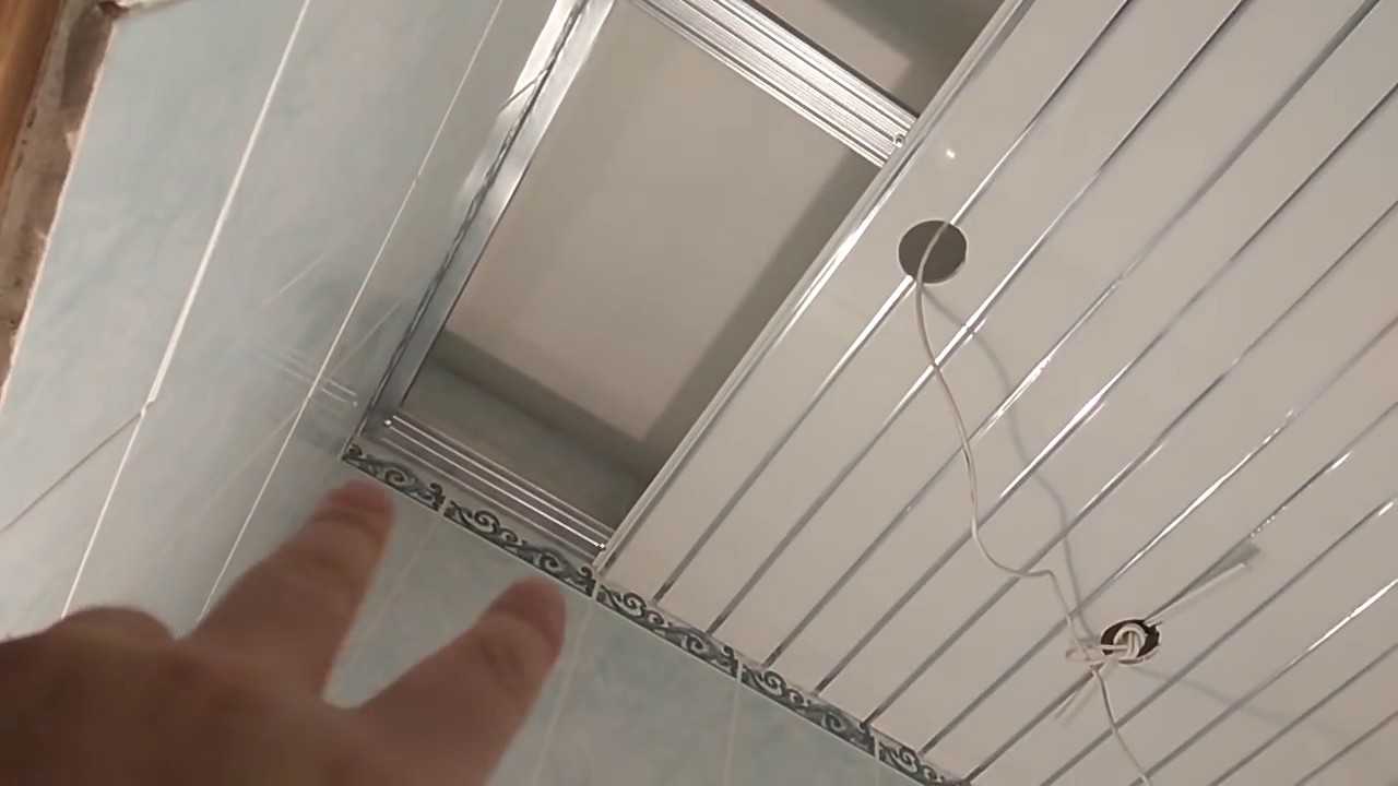Потолок в ванной из пластиковых панелей - порядок монтажа