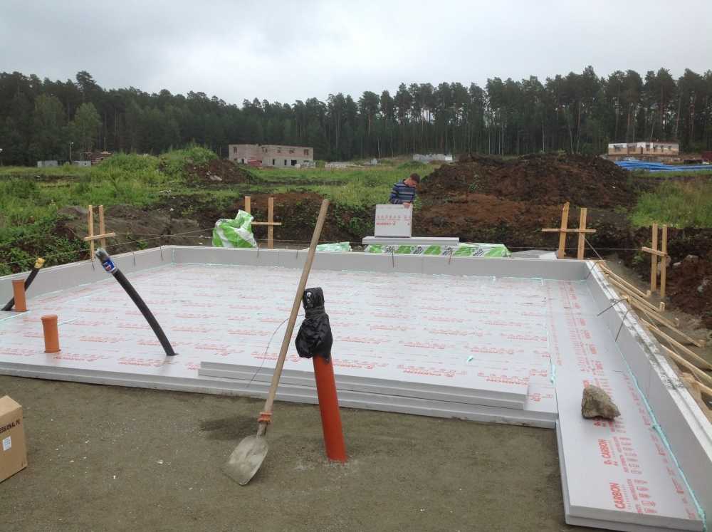 Считается что конструкция УФФ была разработана и впервые внедрена на практике инженерами финской строительной компании Omatalo Финский фундамент представляет собой конструктивное сочетание четырех элементов