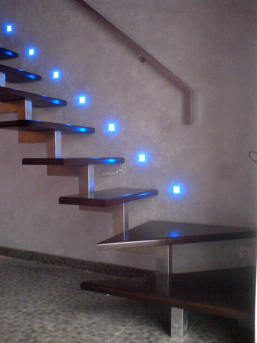 Подсветка лестницы: оригинальные идеи освещения ступеней