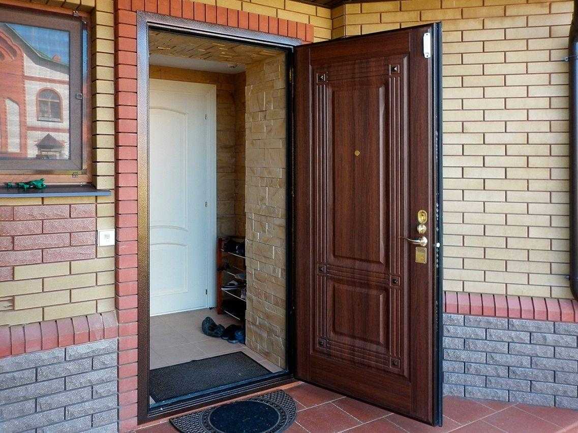 Пластиковые входные двери для частного дома: 70+ стильных и надежных реализаций