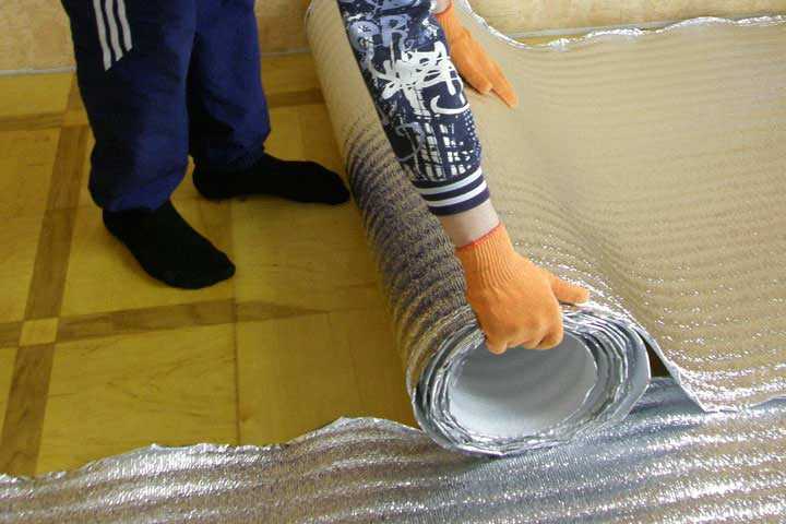 Подложка под линолеум на бетонный пол: какую выбрать и как утеплить напольное покрытие в квартире, что подложить и нужен ли утеплитель
