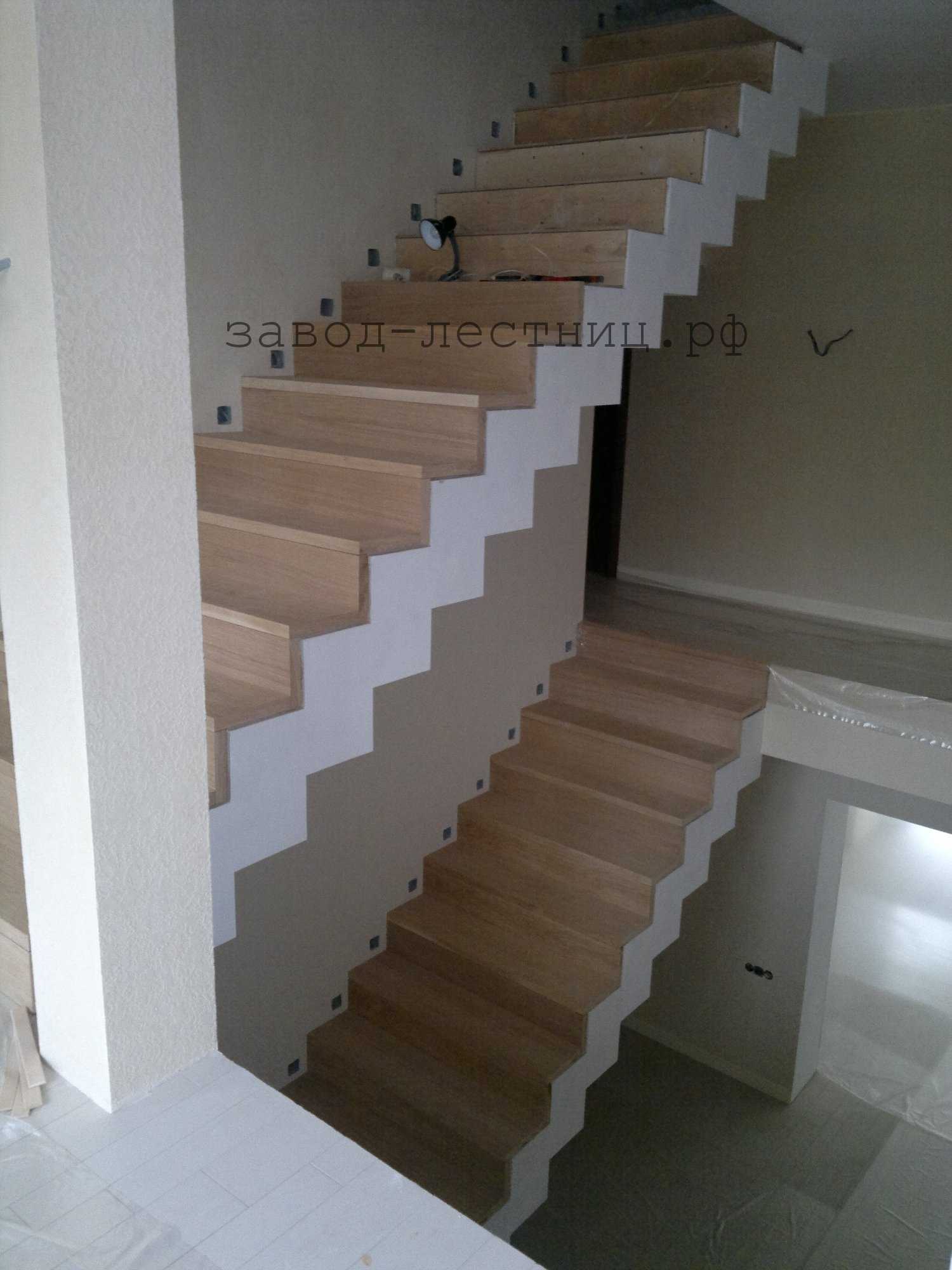 Отделка готовой бетонной лестницы в частном доме или коттедже