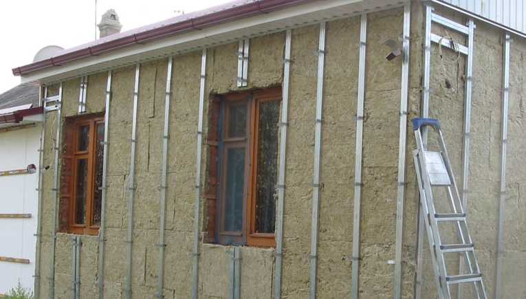 Утеплитель для стен дома снаружи под сайдинг: выбираем материал и способ монтажа