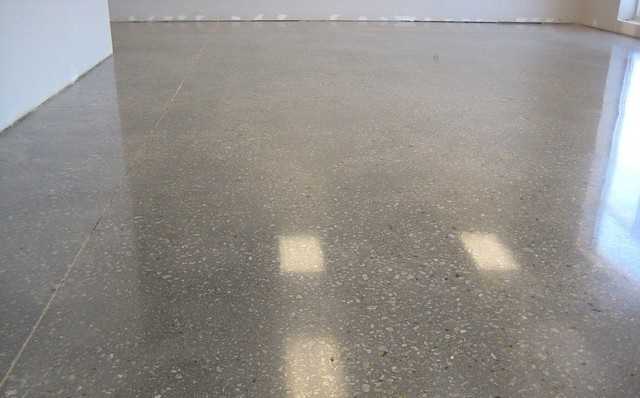 Обеспыливание бетонного пола: варианты, материалы и технологии