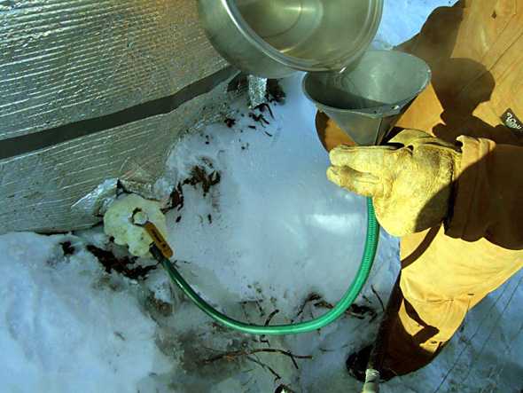Замерзла канализация в частном доме – что делать как разморозить способы отогреть канализационную трубу под землей своими силами Термический и химический метод устранить лед из труб слива септика