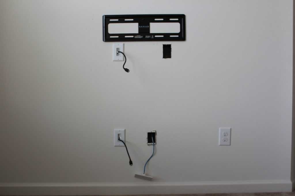 Как спрятать шнур от телевизора на стене