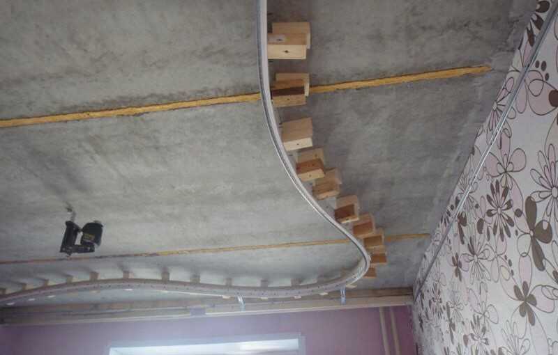 Как сделать двухуровневый натяжной потолок: преимущества и недостатки, необходимое оборудование и монтаж