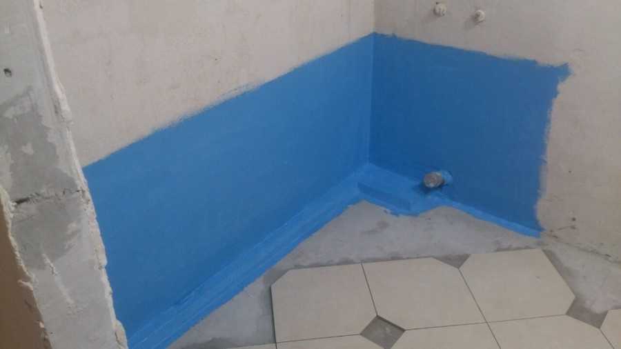 Гидроизоляция ванной комнаты (128 фото): обмазочная для пола из плитки, какую лучше выбрать для изоляции деревянных стен