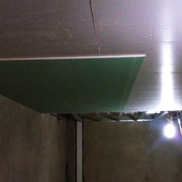 Как сделать потолок из гипсокартона с подсветкой своими руками на кухне