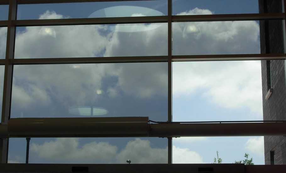 Пленка зеркальная солнцезащитная для окон: какой вид выбрать, наклейка, характеристики