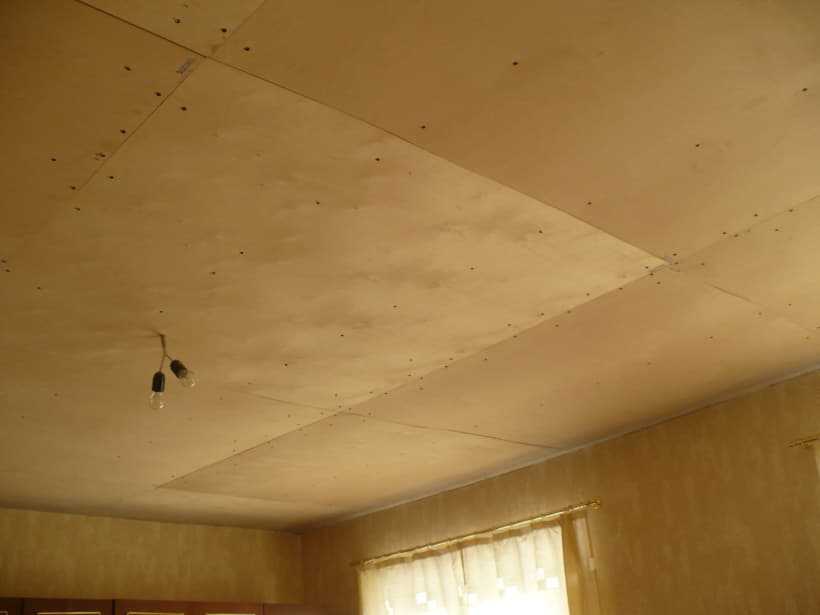 Как сделать потолок в частном доме своими руками и отделка в деревянном