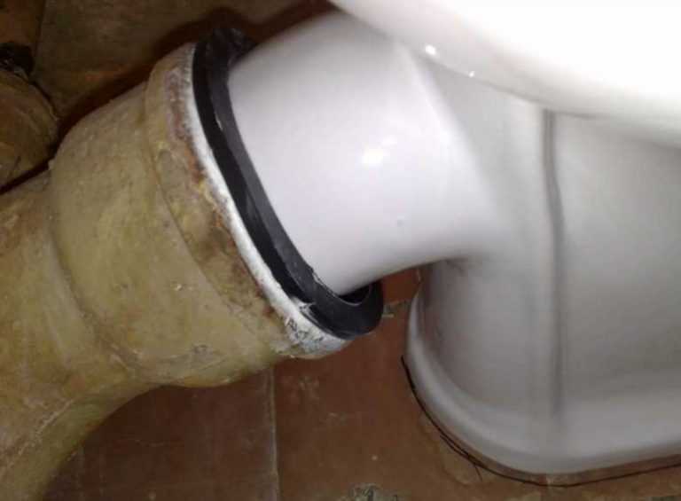 Что делать, если в туалете появился запах канализации