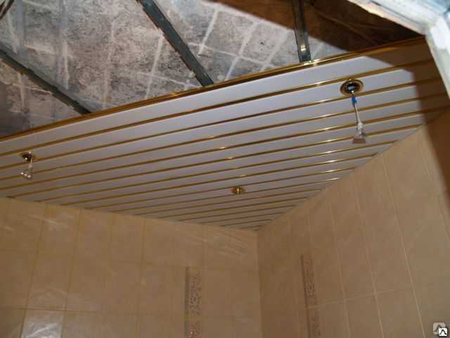 Реечный потолок в ванной - монтаж реечного потолка, фото, видео