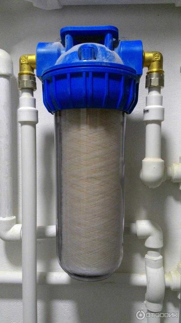 Магистральный фильтр для воды: вариант для очистки холодной и горячей воды в квартиру, продукция со сменным картриджем в частный дом