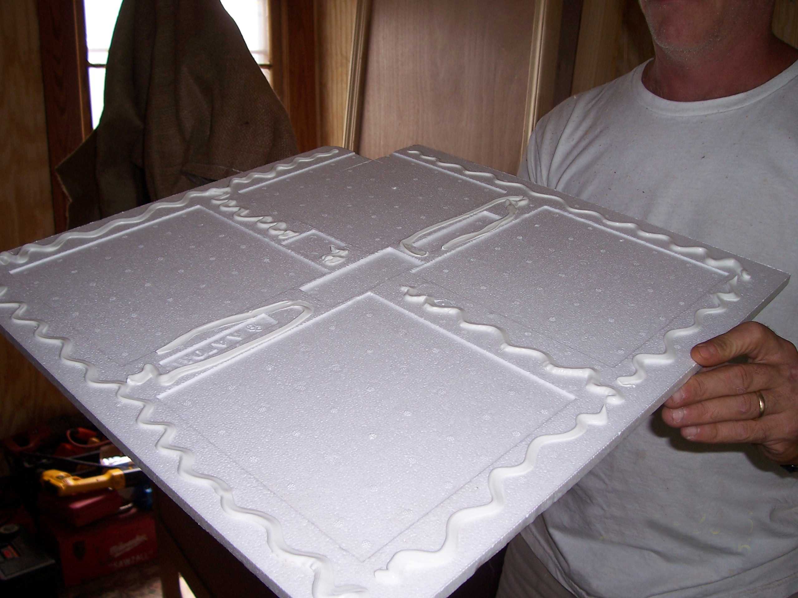 Как поклеить потолочную плитку: расчет количества, выбор плитки и клея, подготовка потолочной поверхности и наклеивание