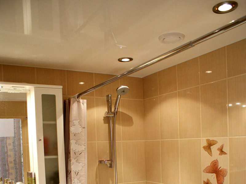 Какой потолок сделать в ванной: выбираем лучший вариант | ремонт и дизайн ванной комнаты
