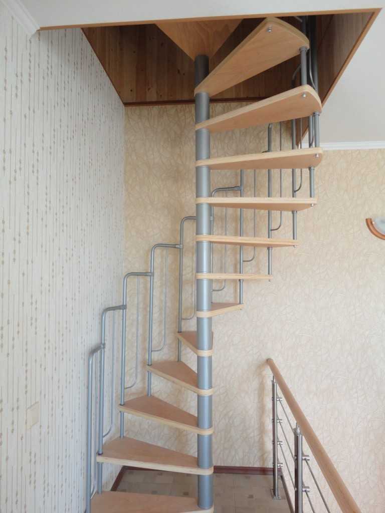 Деревянная лестница на второй этаж: устройство | 100 фото