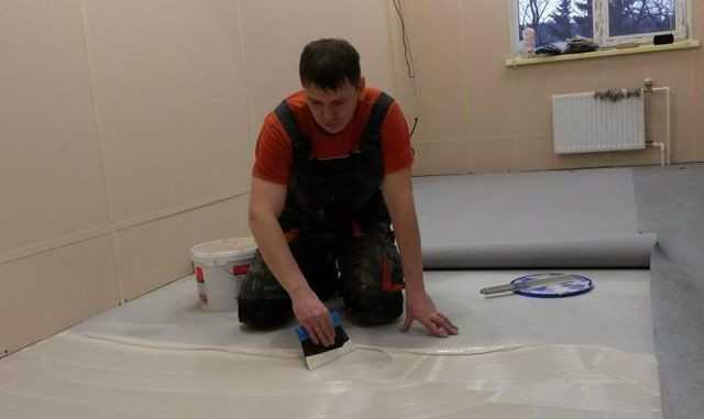 Как постелить ковролин на бетонный пол