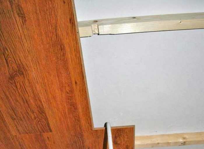 Как крепить ламинат на потолок: пошаговая инструкция