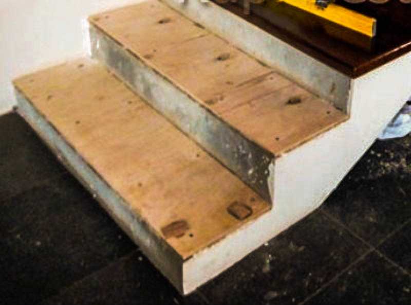 Отделка деревом бетонной лестницы: технологии устройства и подходящие материалы