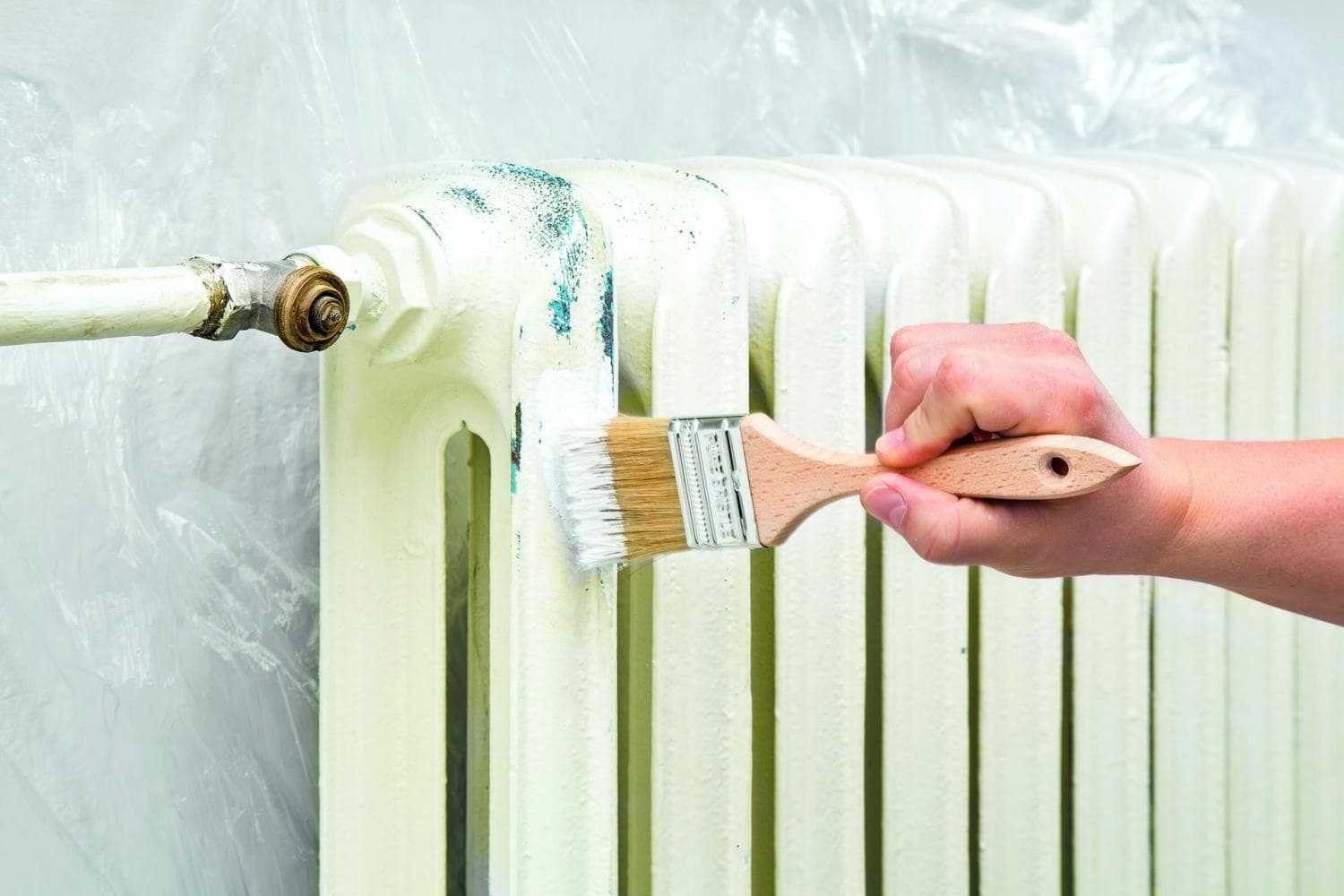 Как красиво покрасить батареи отопления своими руками - выбор краски и советы по окрашиванию с инструкцией и фото