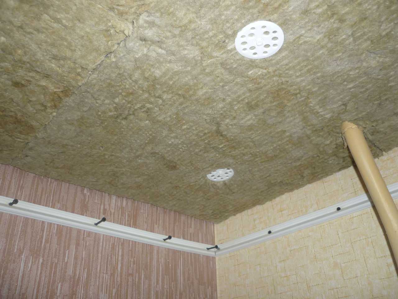 Как правильно делать шумоизоляцию потолков в квартире под натяжной потолок?