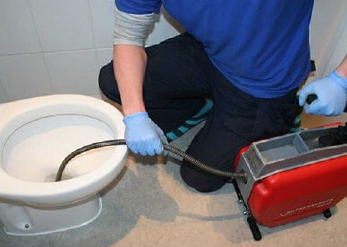 Как провести прочистку канализационных труб в домашних условиях