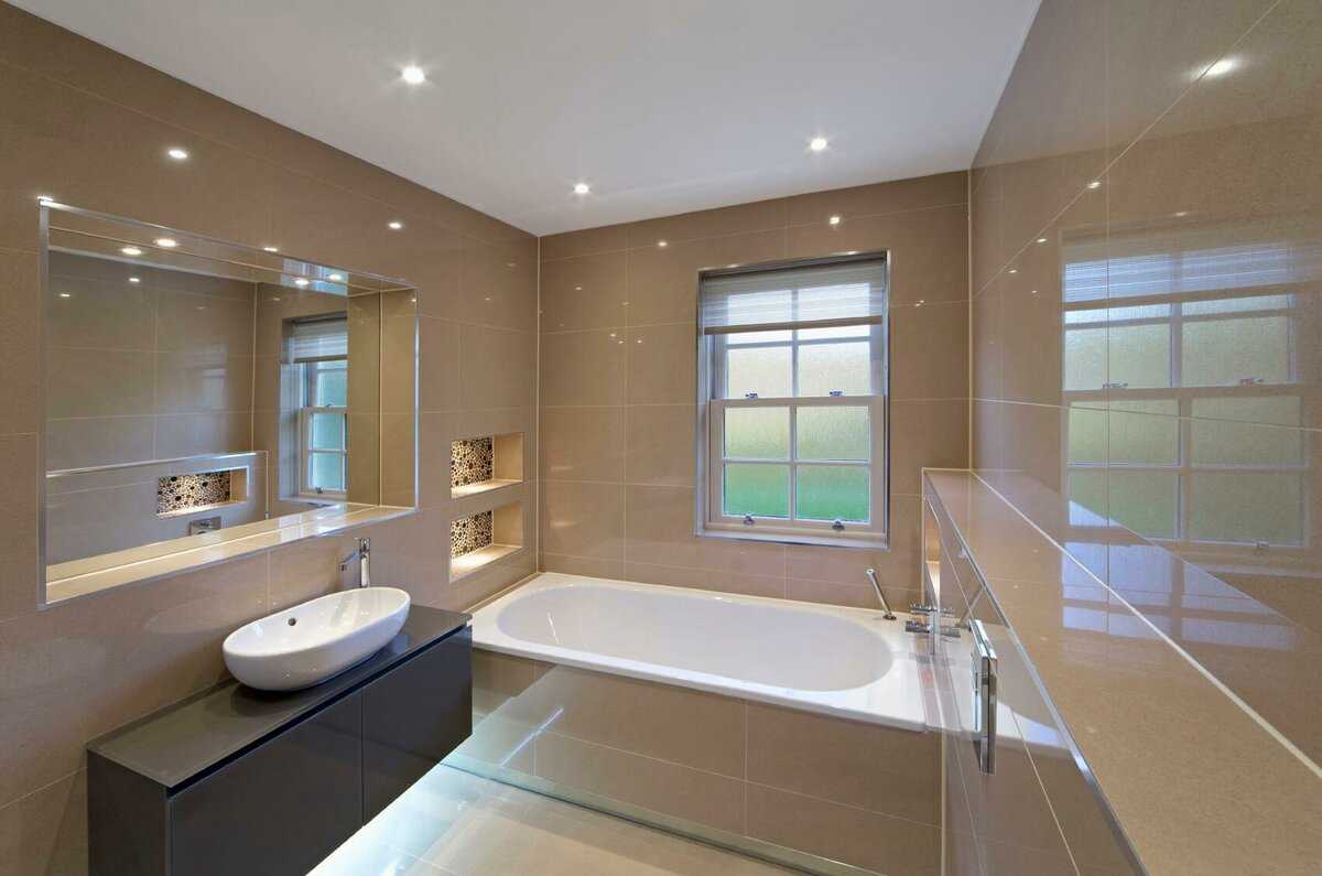 Подвесной потолок в ванной: преимущества, виды и особенности монтажа