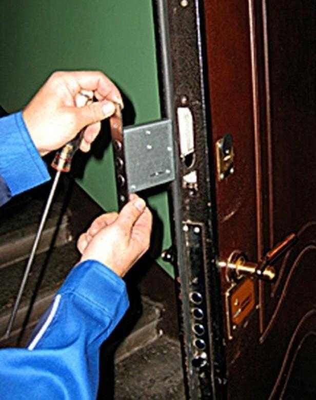 Замена сувальдного замка в металлической двери