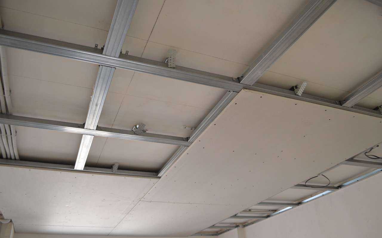 Каркас для потолка из гипсокартона: видео-инструкция по монтажу своими руками, как сделать потолочную подвесную конструкцию, цена, фото