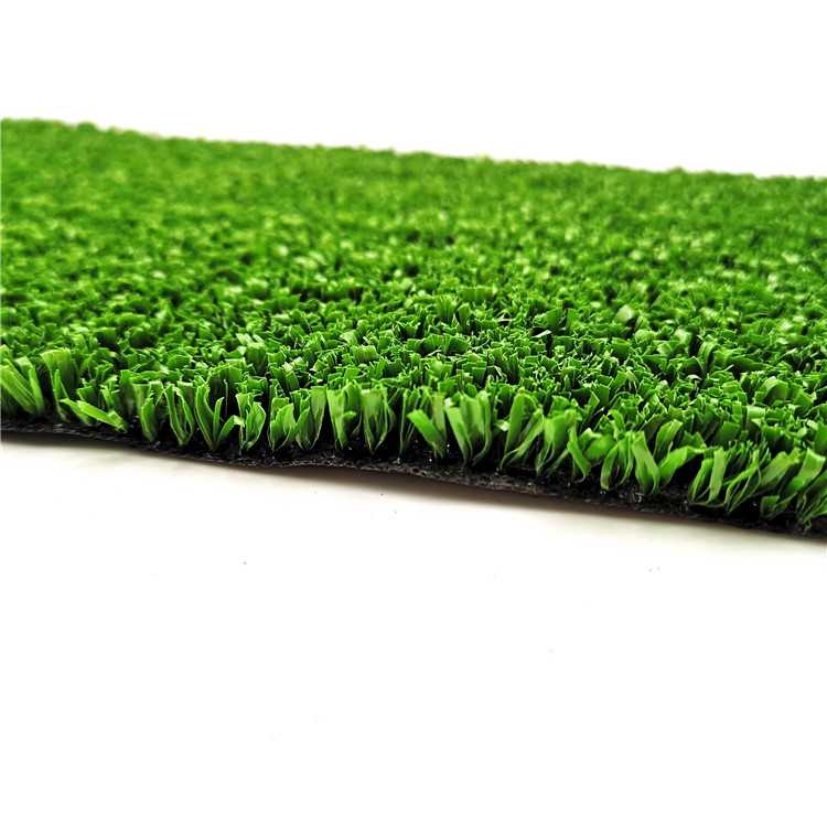 Искусственная трава (105 фото): укладка газона, напольное покрытие и газонная ландшафтная трава для дачи, клей и другие принадлежности для укладки