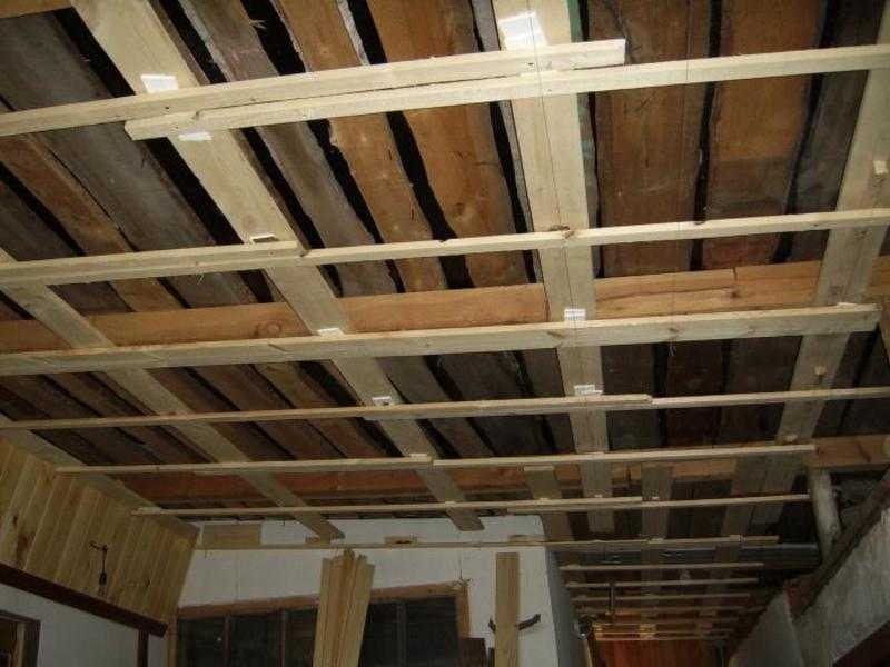 Способы выравнивания деревянного потолка - самстрой - строительство, дизайн, архитектура.