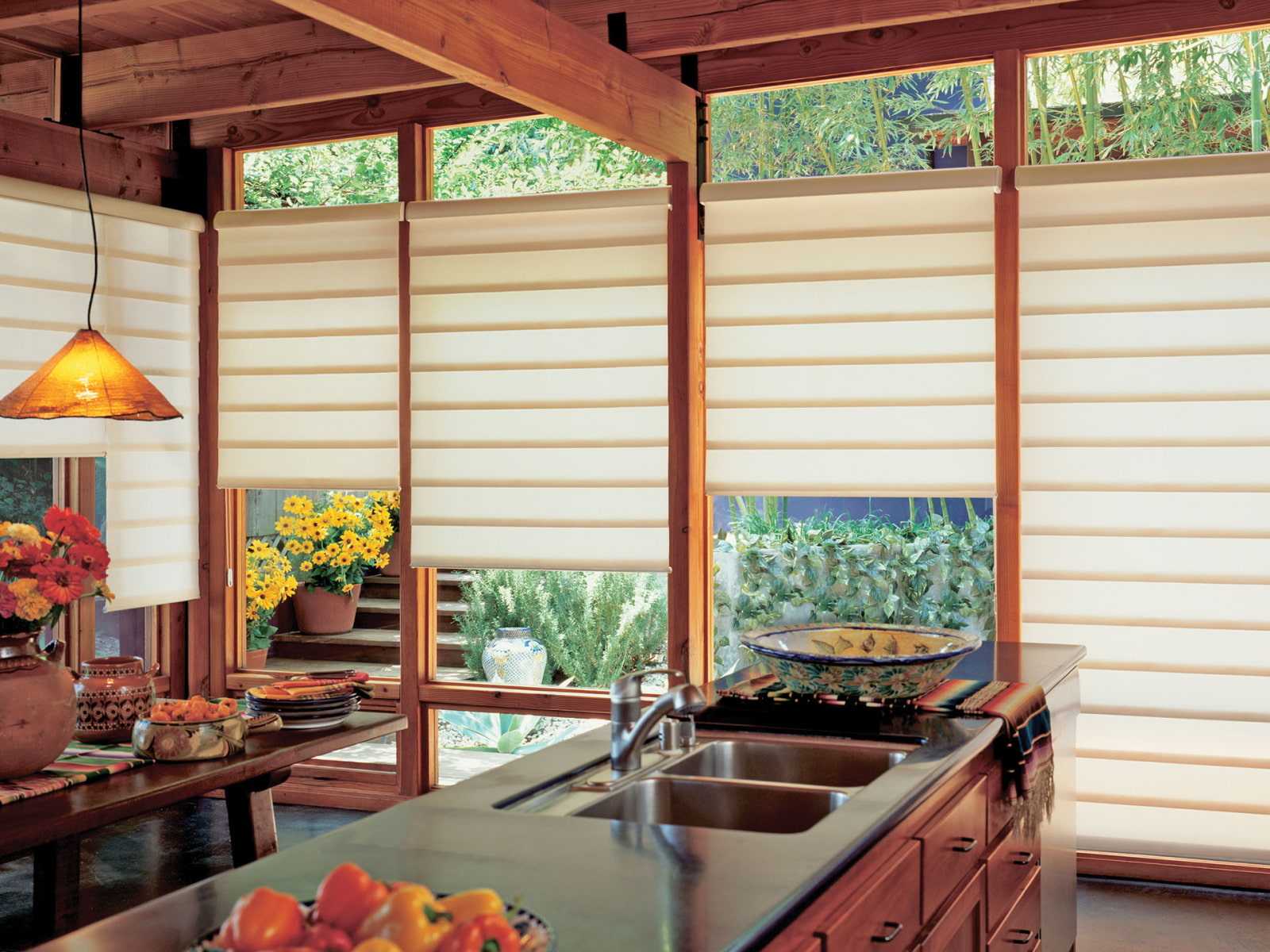 Жалюзи на кухню (65 фото): какие жалюзи лучше выбрать вместо штор? современные вертикальные жалюзи в интерьере, рулонные кухонные жалюзи для окна