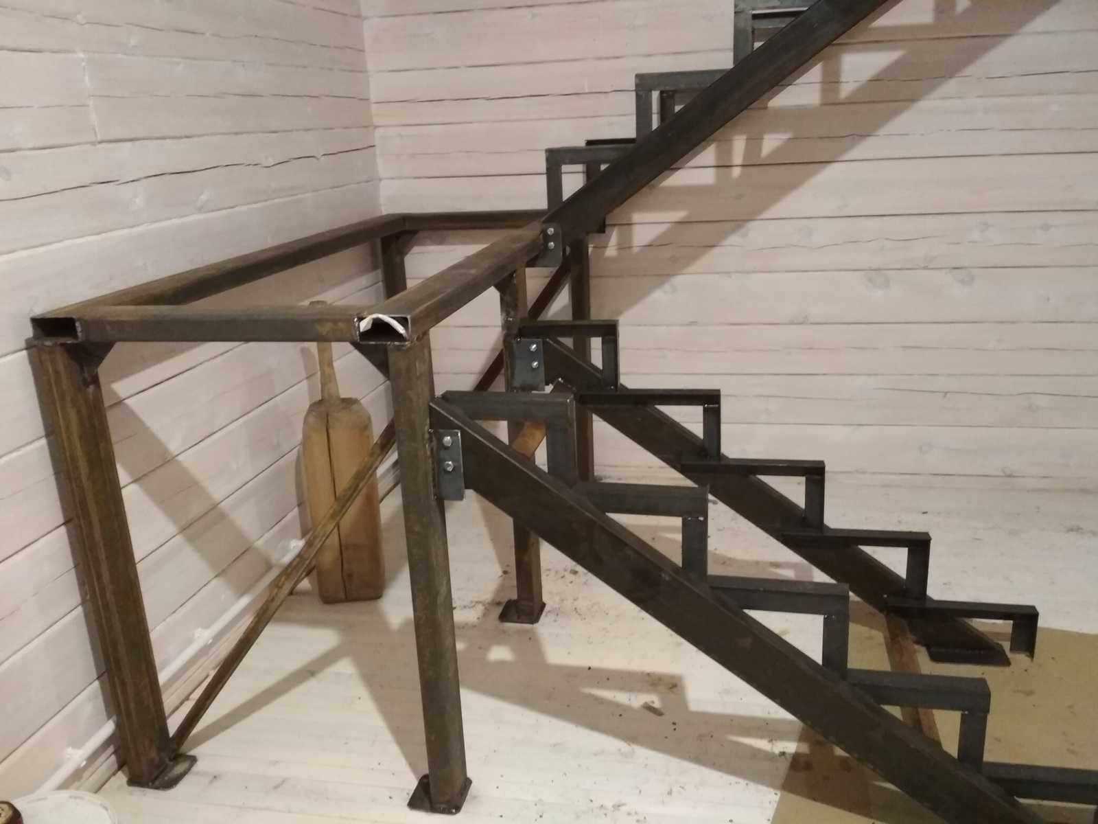 Металлическая лестница на второй этаж в доме своими руками 50 фото