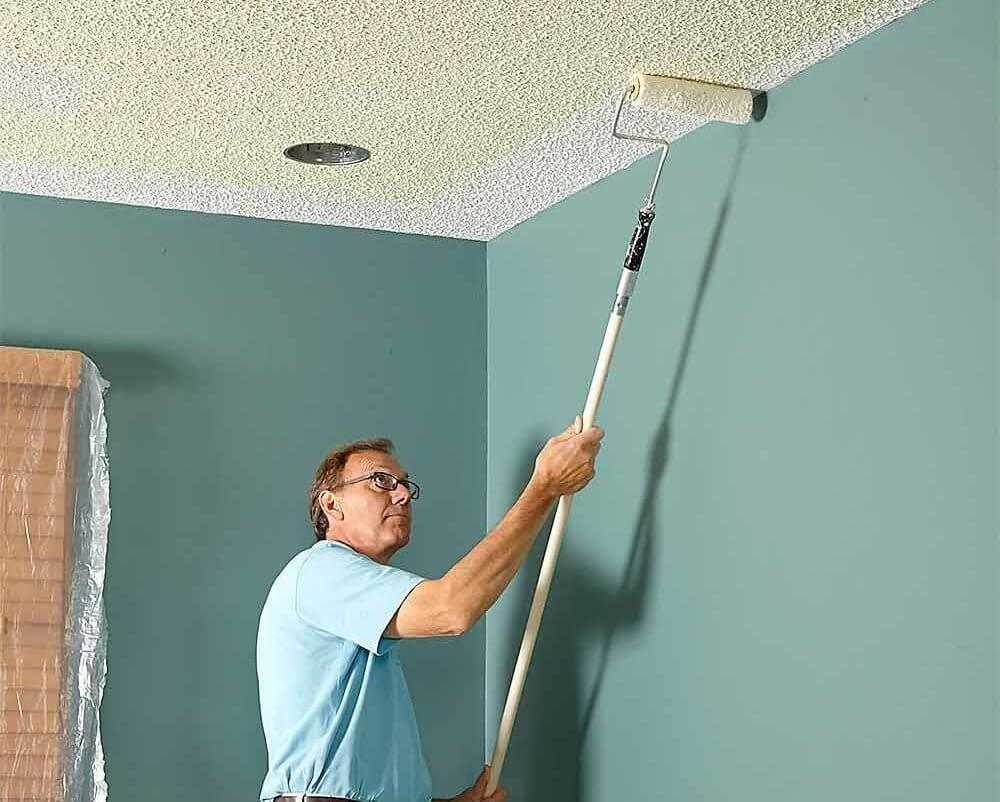 Покраска потолка водоэмульсионной краской. инструкция для “чайников”