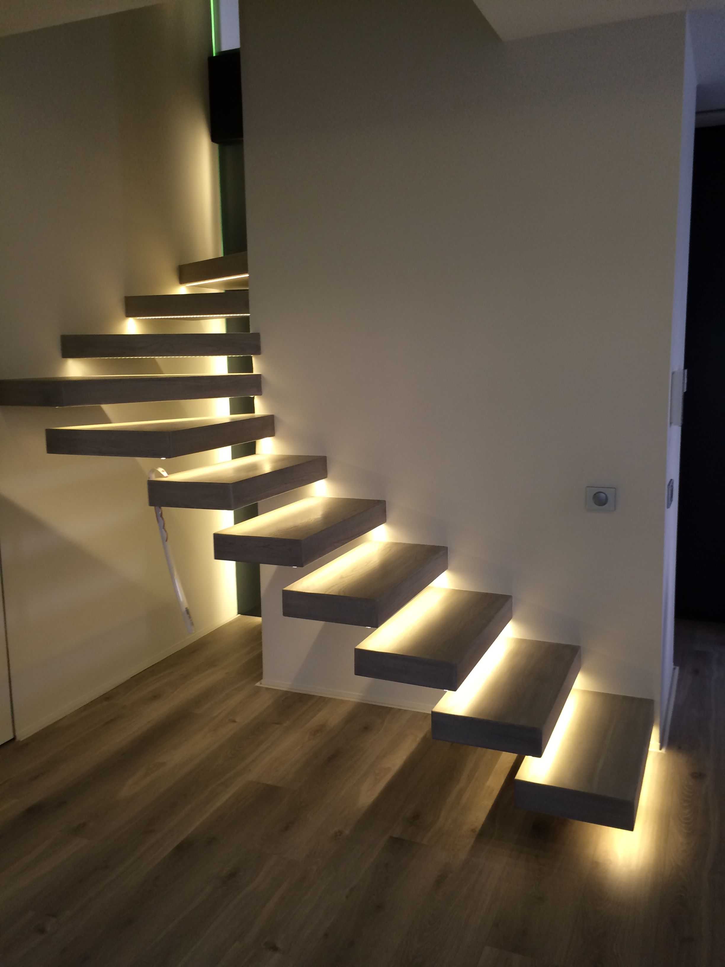 Грамотное освещение лестницы: советы профессионалов (23 фото)