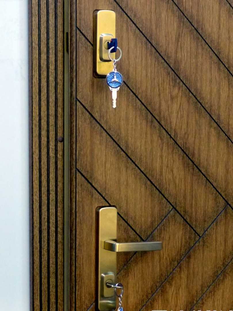 Врезка дверной защелки в межкомнатную дверь