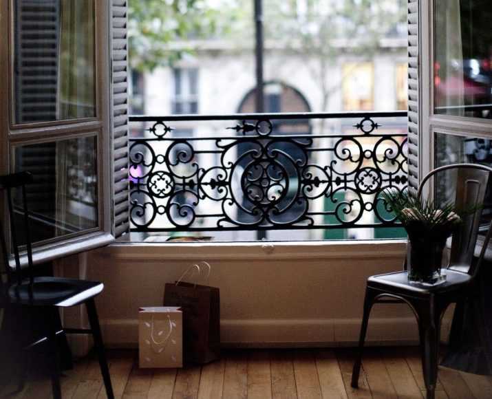 Французский балкон (84 фото): кованый балкончик в хрущевке с дверями, что это такое, виды, жалюзи и декор
