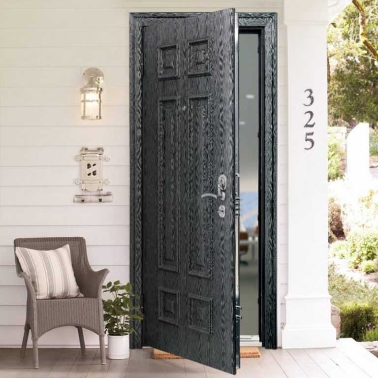 Входная деревянная дверь для частного дома и квартиры: надежность и дизайн