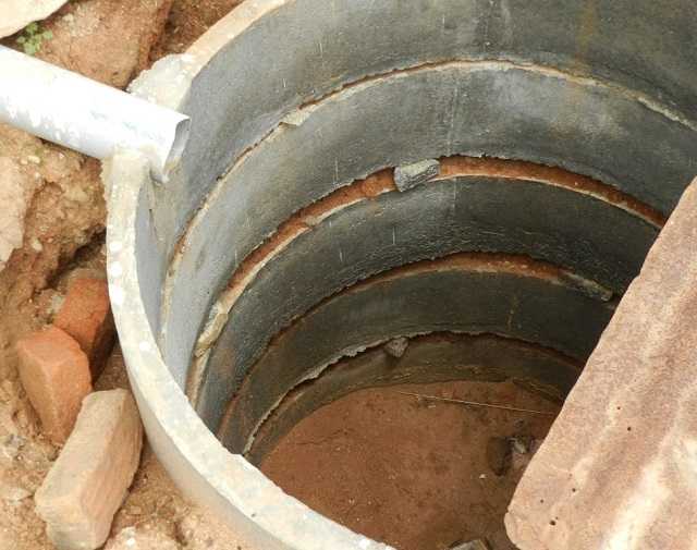 Как сделать сливную яму в частном доме: строим своими руками