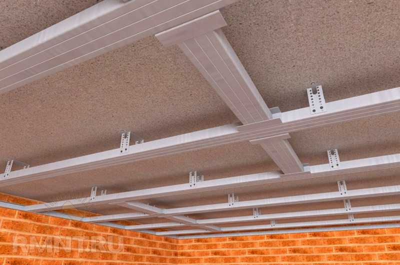 В статье подробно описан монтаж подвесного потолка из гипсокартона Необходимые инструменты материалы из которых монтируются подвесные потолки