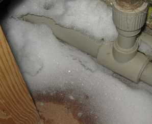 Замерзла канализация, что делать и как отогреть трубу?