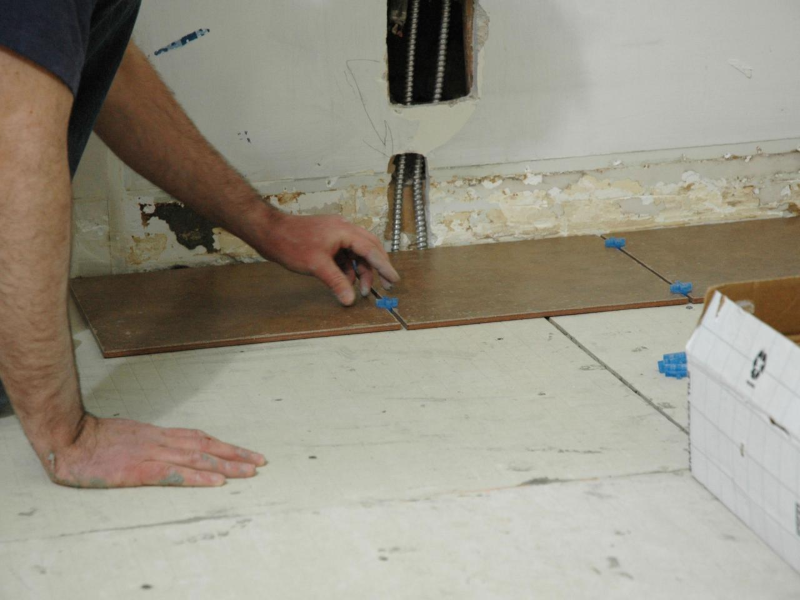 Укладка плитки на пол и на стены: от выбора плитки и раскладки до монтажа