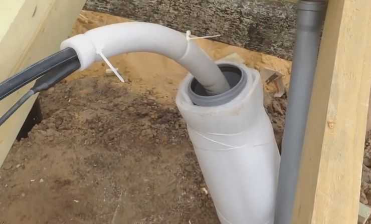 Способы утеплить водопроводную трубу на улице, над и под землей, под полом дома